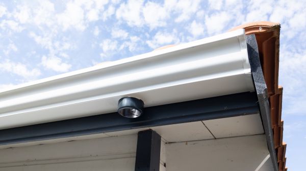 Seamless Gutters Installation in Kingwood