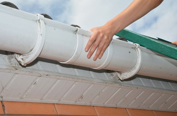 Gutter Reattachment in Kingwood