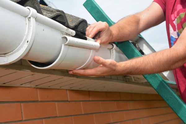 Large Gutter Repair in Kingwood