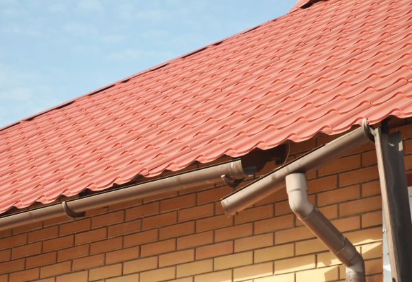 Loose Gutter Repair in Kingwood