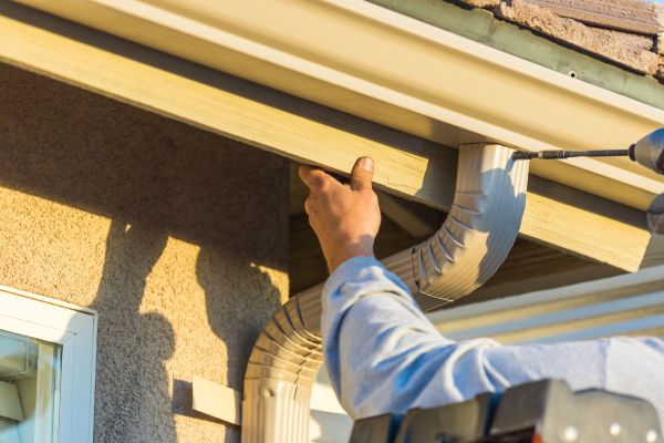 Aluminum Rain Gutter Service in Kingwood